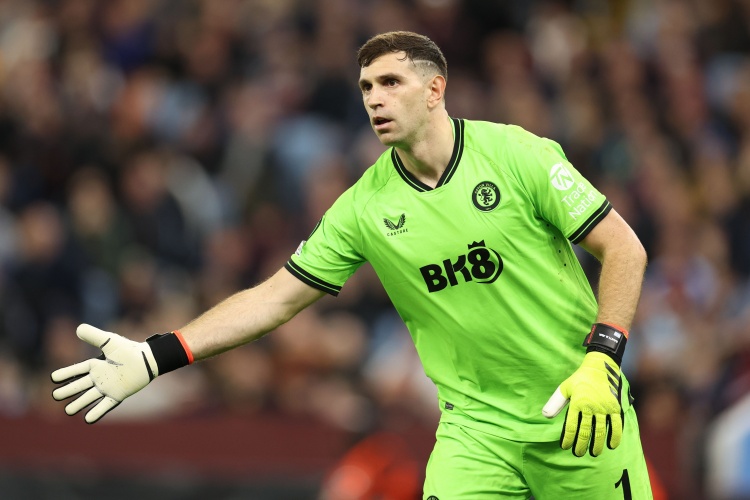 不信任奥纳, 将使交易成, 塔进行谈判