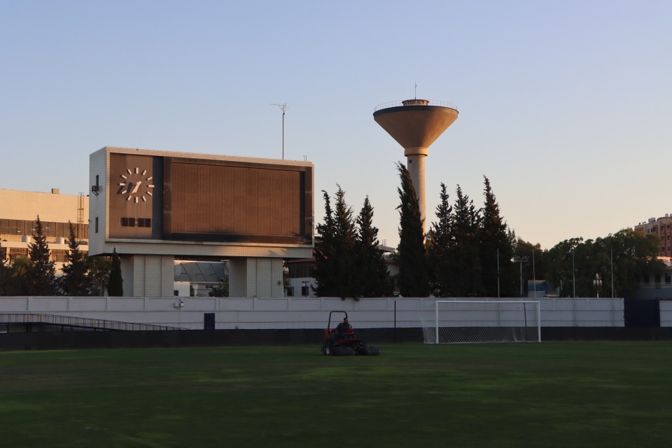 新华社记者, 新华社记者, WE